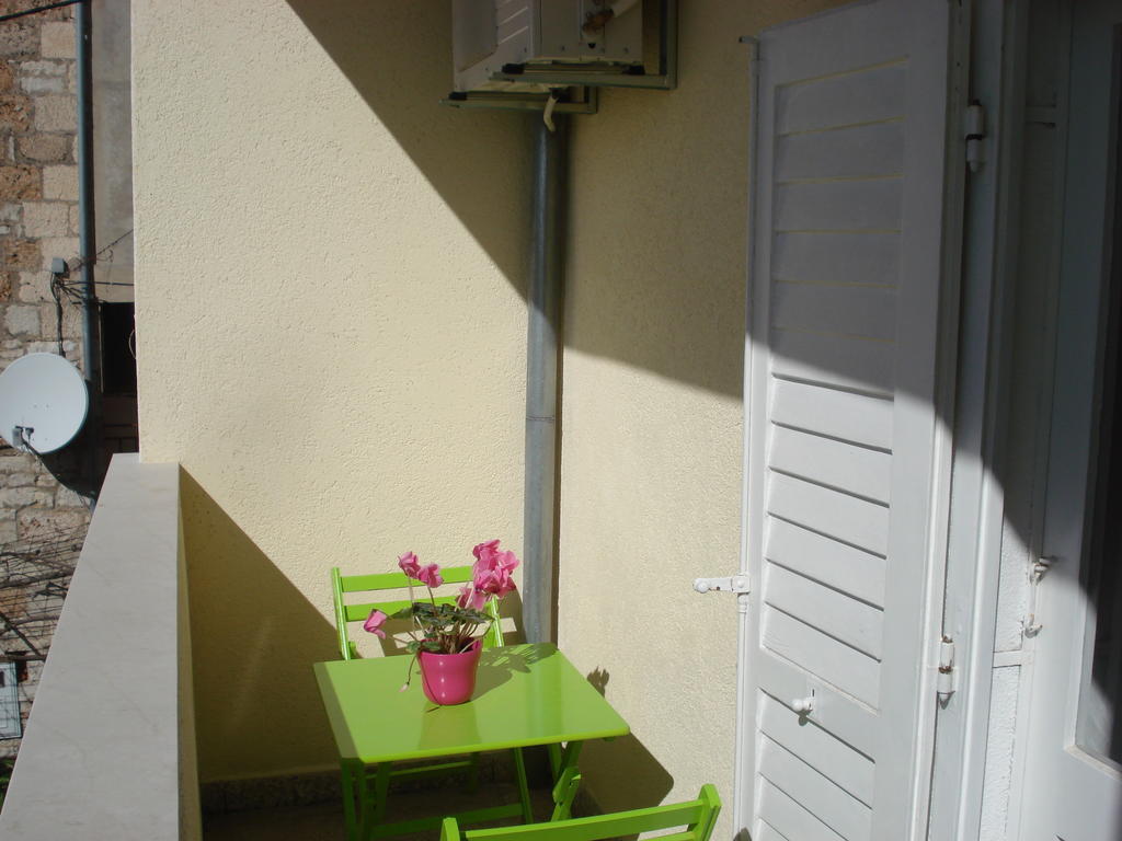 Studios Ana Mari Komiža Esterno foto